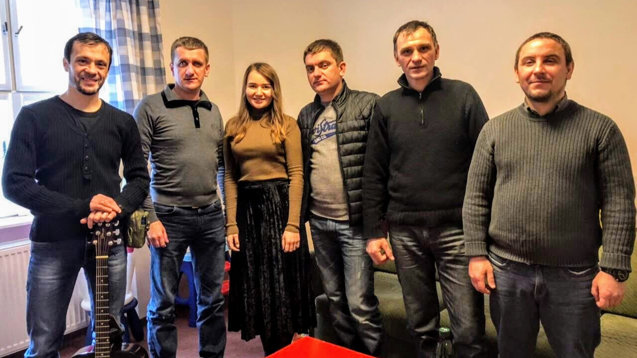Одна з перших малих груп